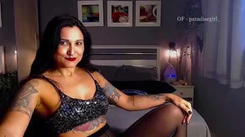 Snapshot of paradisegirl_ chatting on January 6, 2025, 9:43 pm My alter ego Betinna Flowers - a tattooed Miss - Are you missing me come in here - online show from January 6, 2025, 9:43 pm