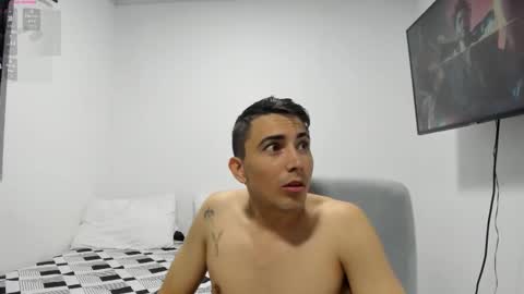 pareja_curiosa19 online show from January 7, 2026, 3:42 am