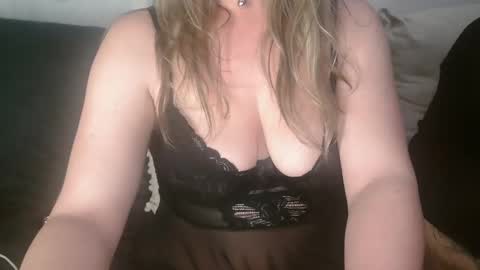 parejitahot30 online show from March 5, 2026, 11:34 pm