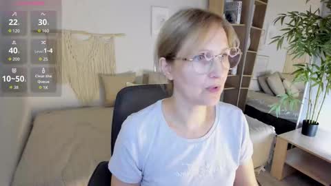 Paris online show from September 18, 2025, 7:27 pm