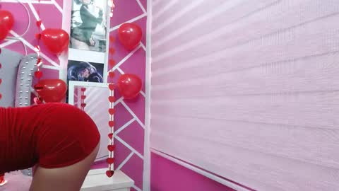 paris online show from February 14, 2025, 2:44 pm