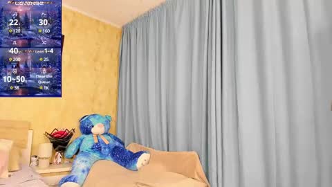 Snapshot of paris_x_hilton chatting on January 14, 2025, 4:47 am Paris online show from January 14, 2025, 4:47 am