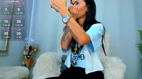 Snapshot of paris_x_hilton chatting on September 23, 2025, 3:31 am Paris online show from September 23, 2025, 3:31 am