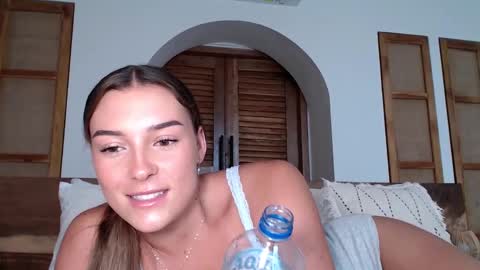 ParisBabyxox online show from December 18, 2024, 1:15 am
