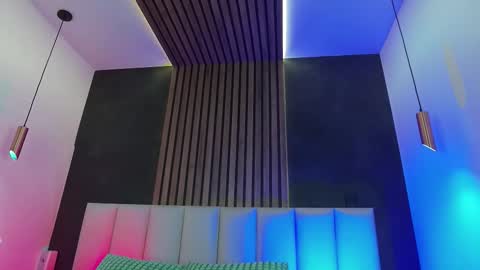 PARIS online show from February 17, 2026, 8:48 pm