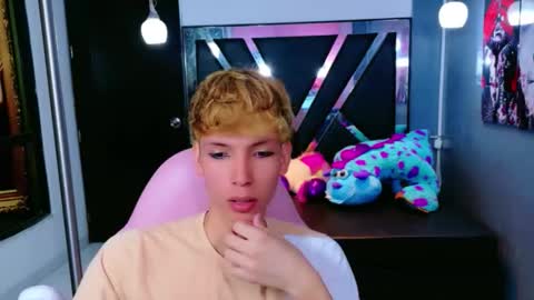 Snapshot of park_jimin1 chatting on September 16, 2025, 12:39 pm park_jimin1 online show from September 16, 2025, 12:39 pm