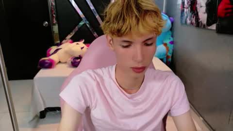 Snapshot of park_jimin1 chatting on September 30, 2025, 2:44 pm park_jimin1 online show from September 30, 2025, 2:44 pm