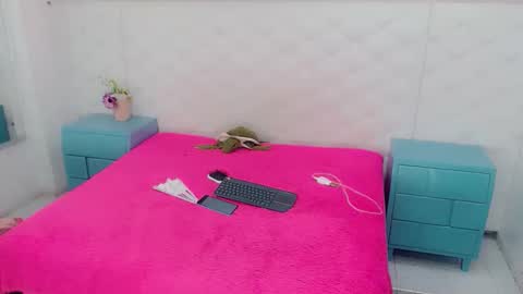 party_fre_girl online show from November 9, 2025, 3:38 am