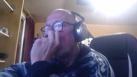 pascal88881 online show from December 18, 2025, 2:06 am