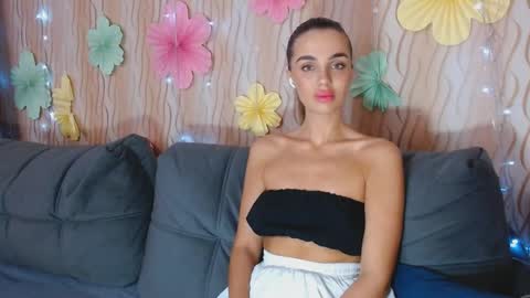 I am Lora and i am glad to see you in my room online show from September 22, 2025, 3:19 am
