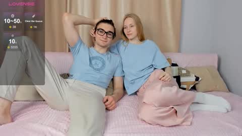 We Katrin and Moris online show from October 11, 2025, 1:20 pm