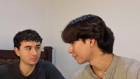 patri_ck_villa online show from December 3, 2025, 8:51 pm