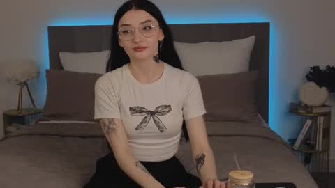 Patricia online show from November 10, 2025, 3:44 pm