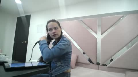 Snapshot of patrick_and_greeicy chatting on January 23, 2025, 4:30 am patrick_and_greeicy online show from January 23, 2025, 4:30 am