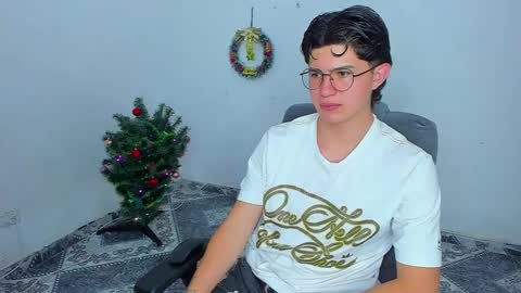 Snapshot of patrik027 chatting on December 16, 2024, 8:58 pm .... online show from December 16, 2024, 8:58 pm