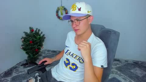 Snapshot of patrik027 chatting on January 5, 2025, 10:29 pm .... online show from January 5, 2025, 10:29 pm