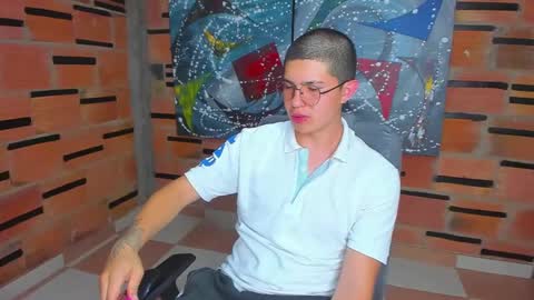 Snapshot of patrik027 chatting on January 17, 2025, 7:27 pm .... online show from January 17, 2025, 7:27 pm