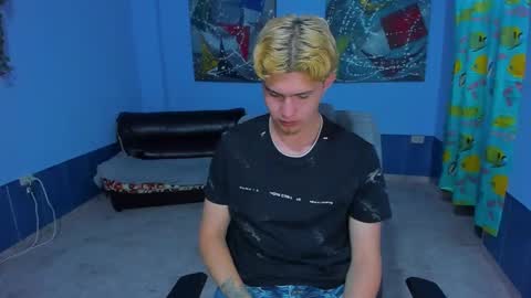 Snapshot of patrik027 chatting on September 12, 2025, 7:08 am .... online show from September 12, 2025, 7:08 am