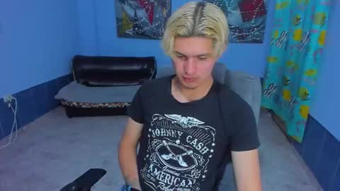 Snapshot of patrik027 chatting on November 3, 2025, 3:41 am .... online show from November 3, 2025, 3:41 am