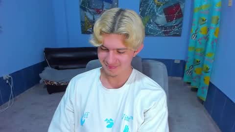 Snapshot of patrik027 chatting on November 5, 2025, 8:09 pm .... online show from November 5, 2025, 8:09 pm