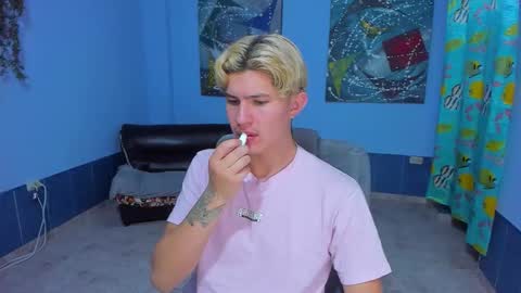 Snapshot of patrik027 chatting on November 10, 2025, 6:23 am .... online show from November 10, 2025, 6:23 am