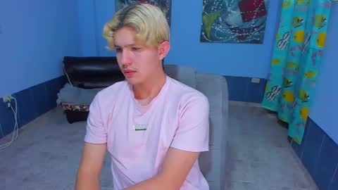 Snapshot of patrik027 chatting on November 17, 2025, 7:25 am .... online show from November 17, 2025, 7:25 am