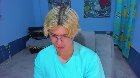 Snapshot of patrik027 chatting on November 20, 2025, 9:20 am .... online show from November 20, 2025, 9:20 am