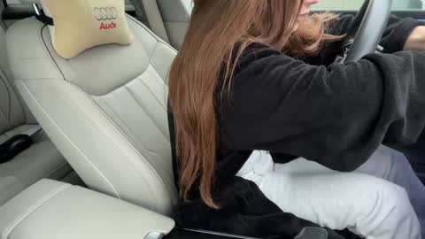 Andreea online show from November 10, 2025, 6:12 am