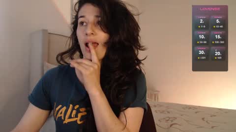 Snapshot of pau_1 chatting on December 10, 2024, 2:39 pm paula online show from December 10, 2024, 2:39 pm