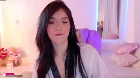 Sofa online show from September 15, 2025, 3:50 am