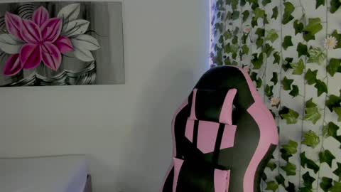 paulina online show from December 17, 2024, 10:00 pm