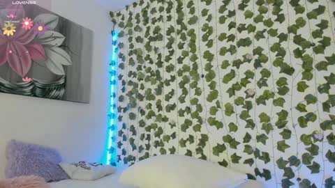 paulina online show from January 24, 2025, 3:54 am