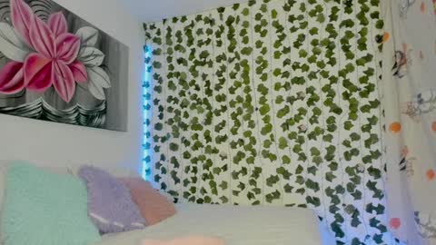 paulina online show from February 4, 2025, 11:27 pm