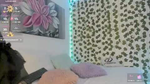 paulina online show from February 12, 2025, 9:01 pm