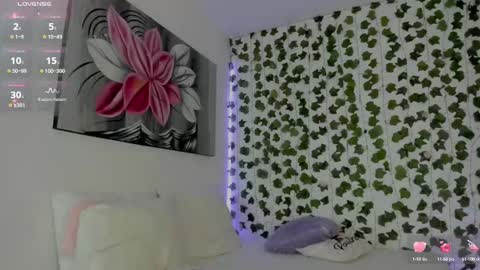 paulina online show from February 17, 2025, 4:04 pm