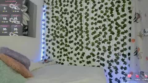 paulina online show from February 25, 2025, 1:06 pm