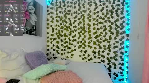 paulina online show from March 11, 2025, 3:56 pm