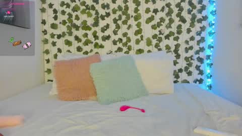 paulina online show from September 10, 2025, 2:00 am