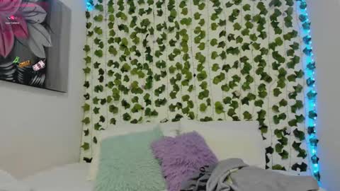 paulina online show from September 15, 2025, 2:00 am