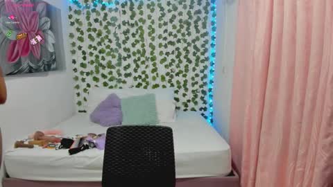 paulina online show from October 4, 2025, 10:35 am