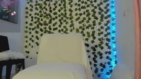 paulina online show from October 8, 2025, 7:00 pm