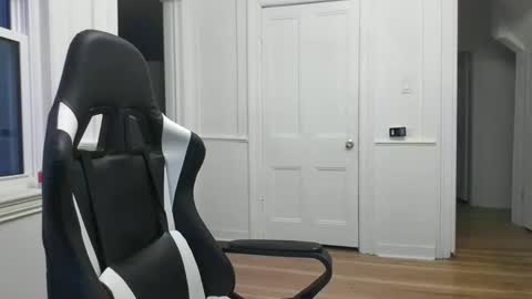 shy online show from December 17, 2024, 9:38 pm