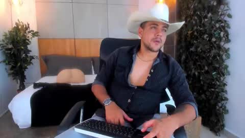 Paul Rivera online show from November 12, 2025, 4:24 am