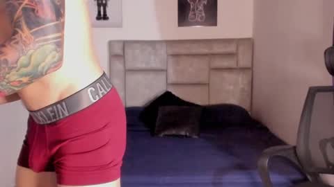 PAUL ROGER online show from November 6, 2025, 2:01 am