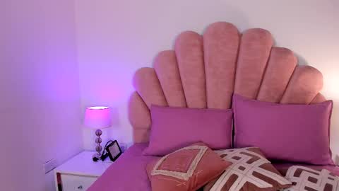 Paula   online show from February 25, 2026, 11:31 am