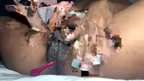 Yura independent  model online show from December 4, 2025, 3:27 am