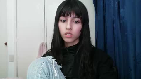 Snapshot of paulainblue chatting on December 4, 2024, 12:52 am online show from December 4, 2024, 12:52 am