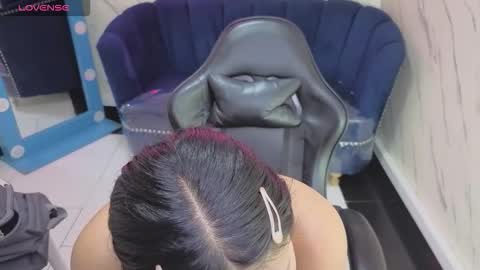 Live 800am 200pm COLOMBIAN HOUR online show from November 25, 2025, 1:11 pm