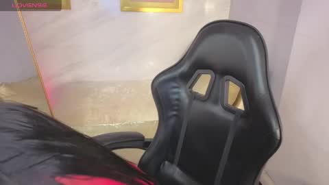 Live 800am 200pm COLOMBIAN HOUR online show from April 25, 2026, 1:25 pm