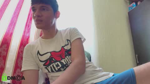 Snapshot of paulhot18 chatting on September 18, 2025, 1:02 pm Paul Mklain online show from September 18, 2025, 1:02 pm